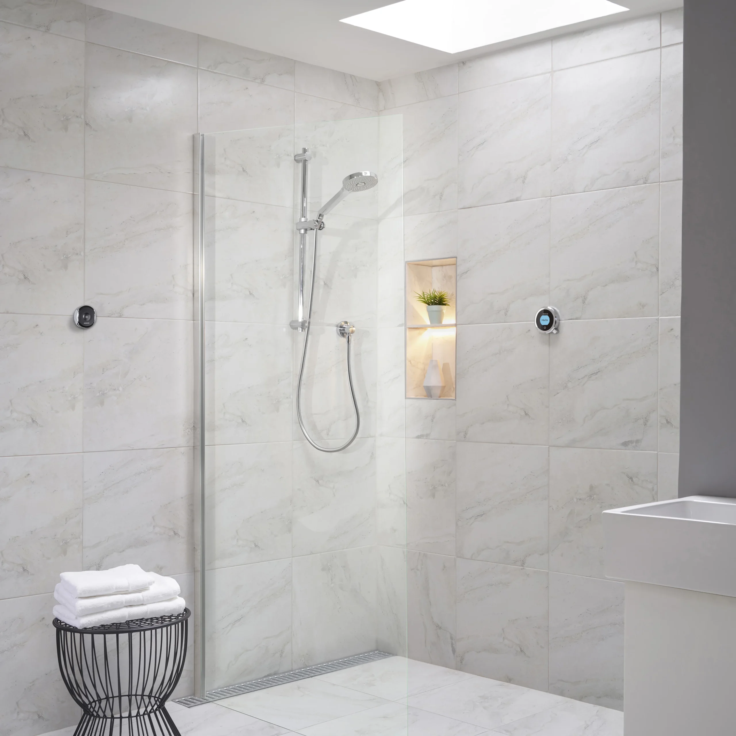 Aqualisa Optic Q Concealed Valve Gravity-pumped Smart Digital Mixer Shower With Adjustable Head 4 Aqualisa Optic Q Concealed Valve Gravity-pumped Smart Digital Mixer Shower With Adjustable Head - Image 2