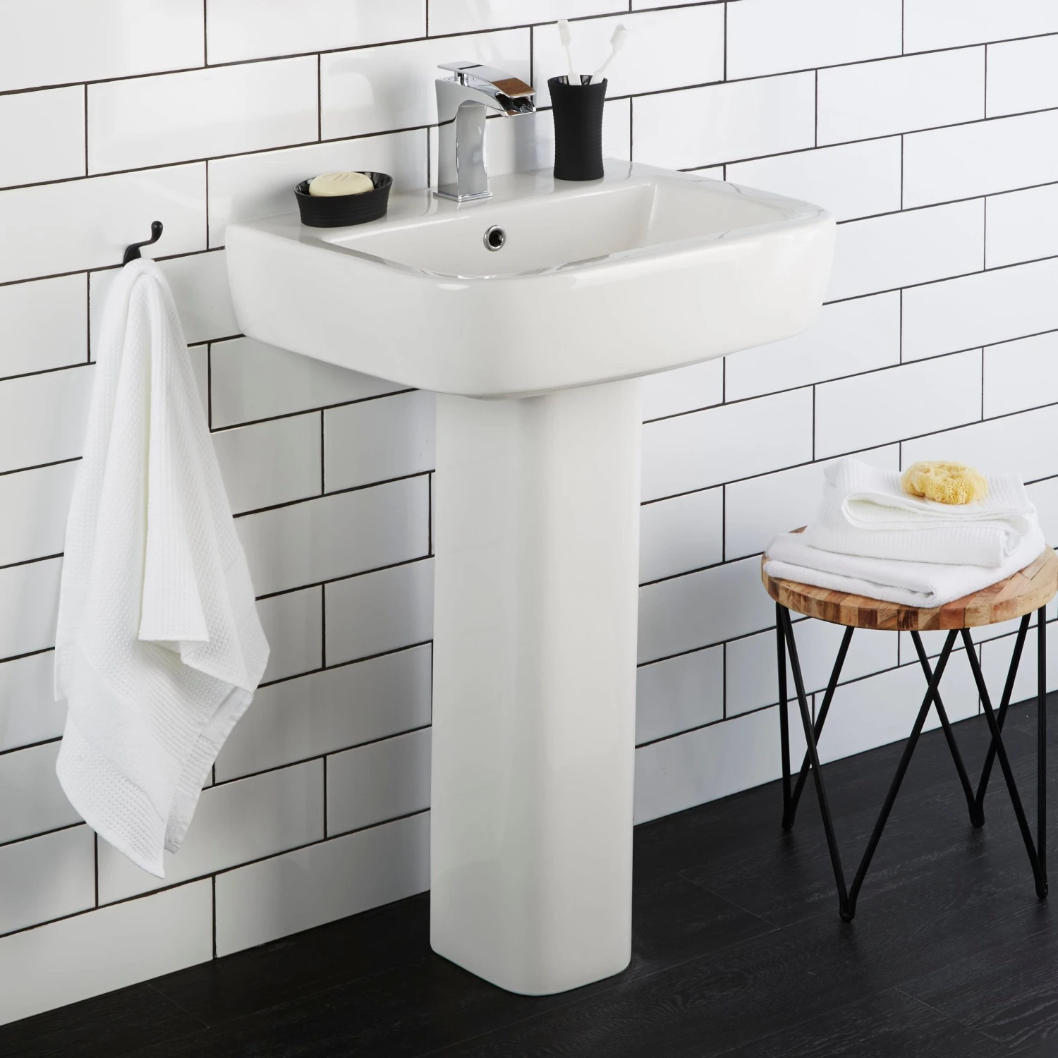 Cooke & Lewis Affini Gloss White Rectangular Full Pedestal Basin (H)85cm (W)56cm 3 Cooke & Lewis Affini Gloss White Rectangular Full Pedestal Basin (H)85cm (W)56cm - Image 2