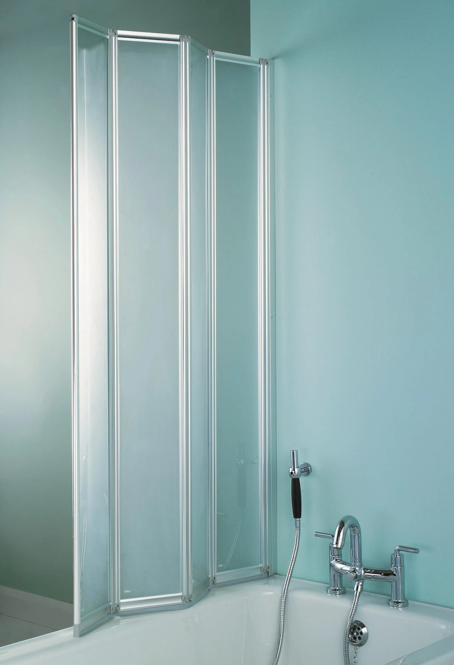 Cooke & Lewis Nile Straight Silver Effect Frame Bath Screen, (H)140cm (W)840mm 6 Cooke & Lewis Nile Straight Silver Effect Frame Bath Screen, (H)140cm (W)840mm - Image 4