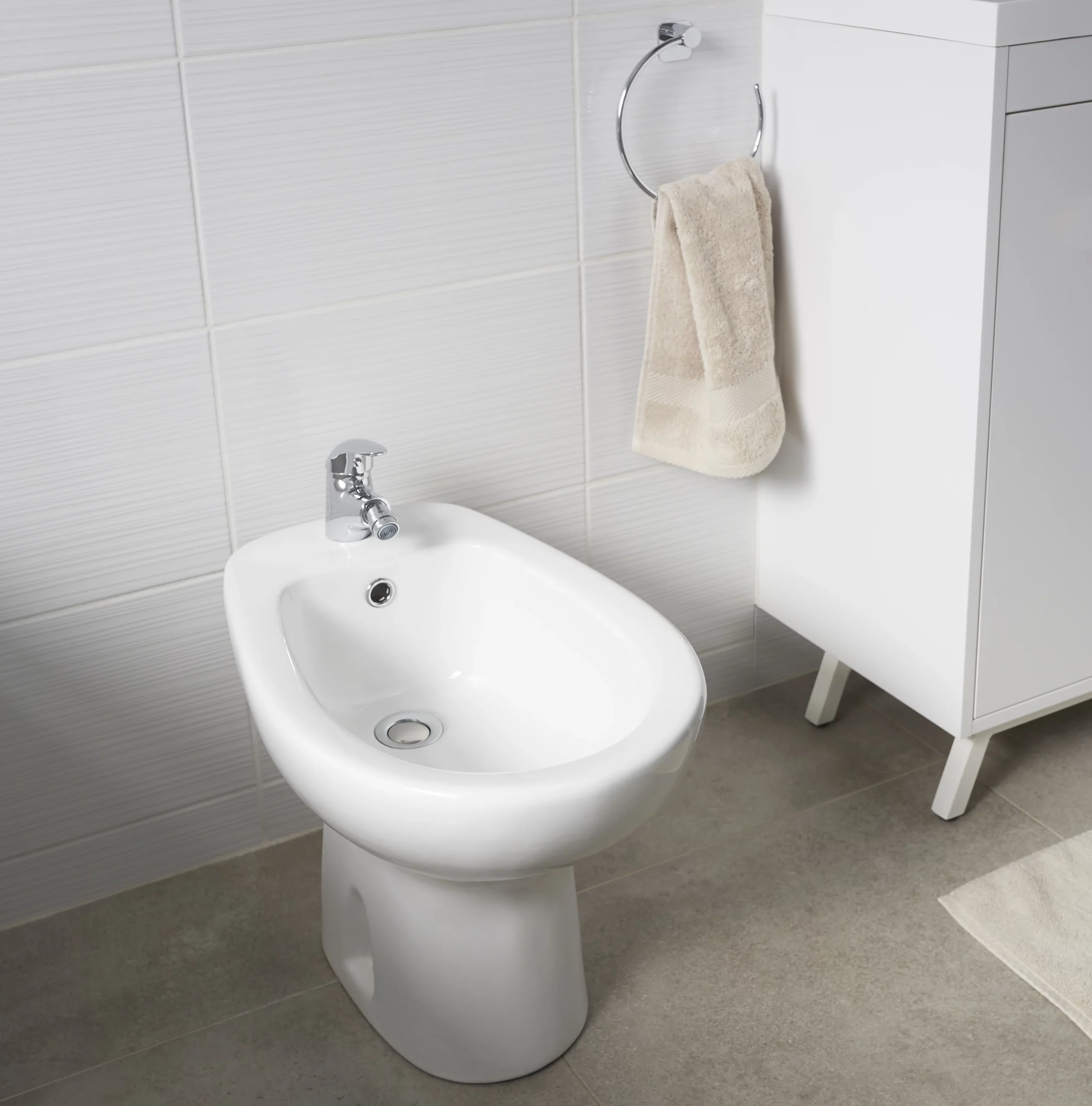 GoodHome Baciu Freestanding Bidet 5 GoodHome Baciu Freestanding Bidet - Image 3