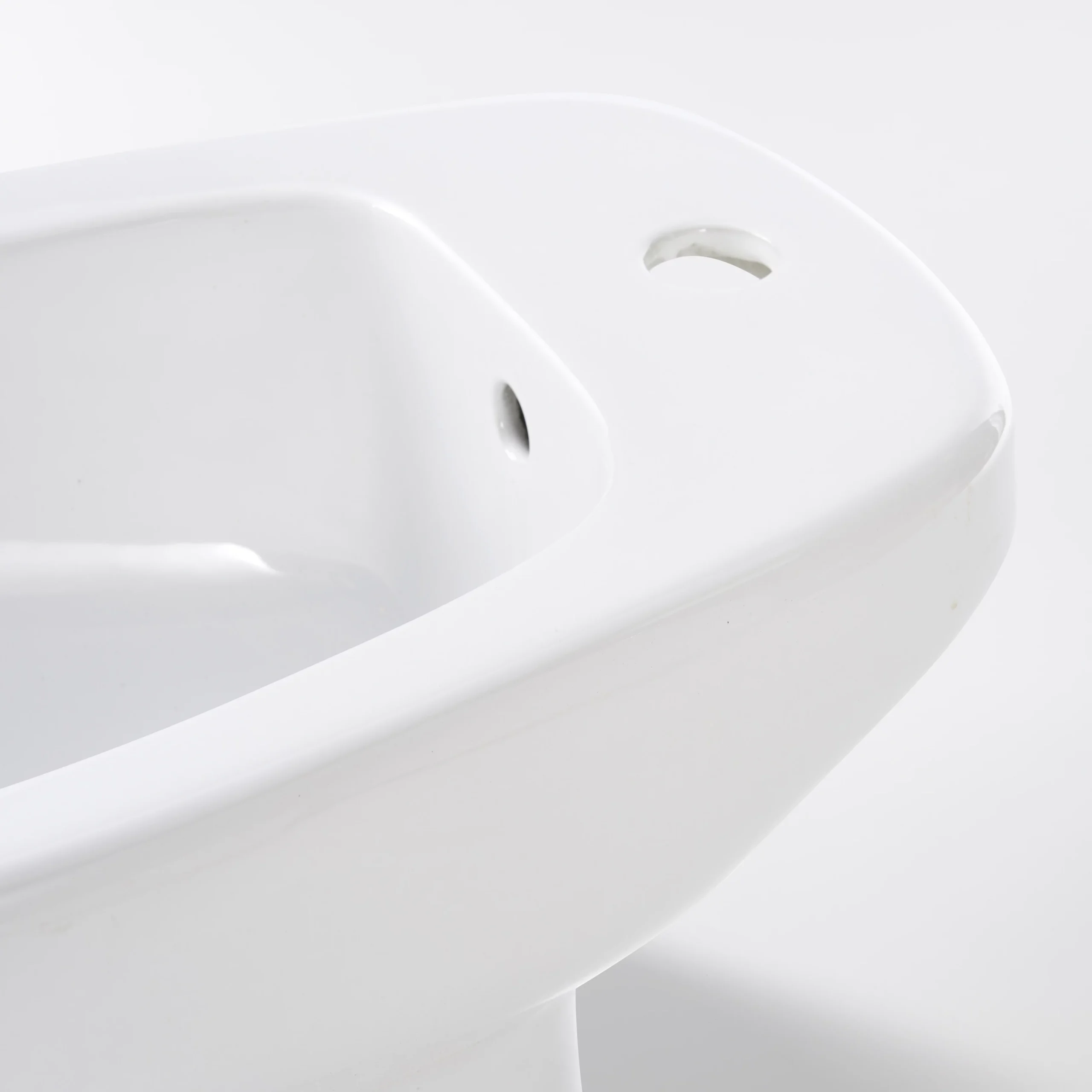 GoodHome Baciu Freestanding Bidet 4 GoodHome Baciu Freestanding Bidet - Image 2