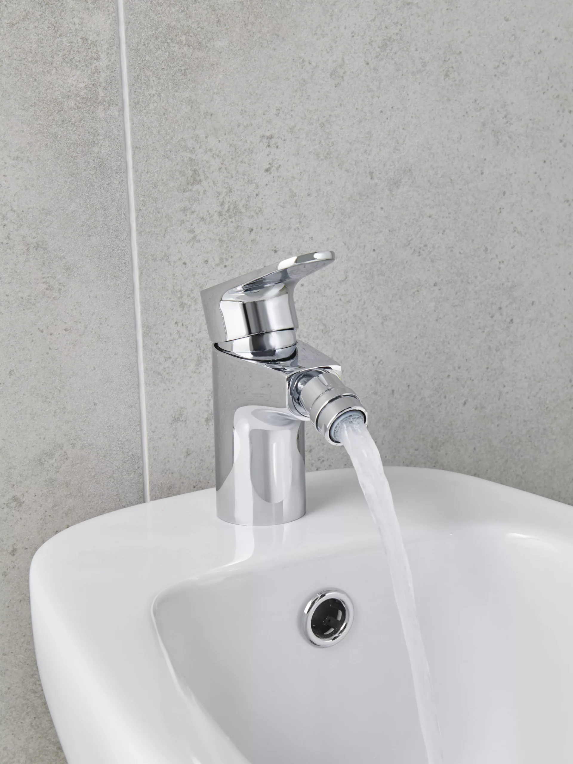 GoodHome Cavally Standard Gloss Chrome Effect Round Deck-mounted Manual Bidet Mono Mixer Tap 11 GoodHome Cavally Standard Gloss Chrome Effect Round Deck-mounted Manual Bidet Mono Mixer Tap - Image 9