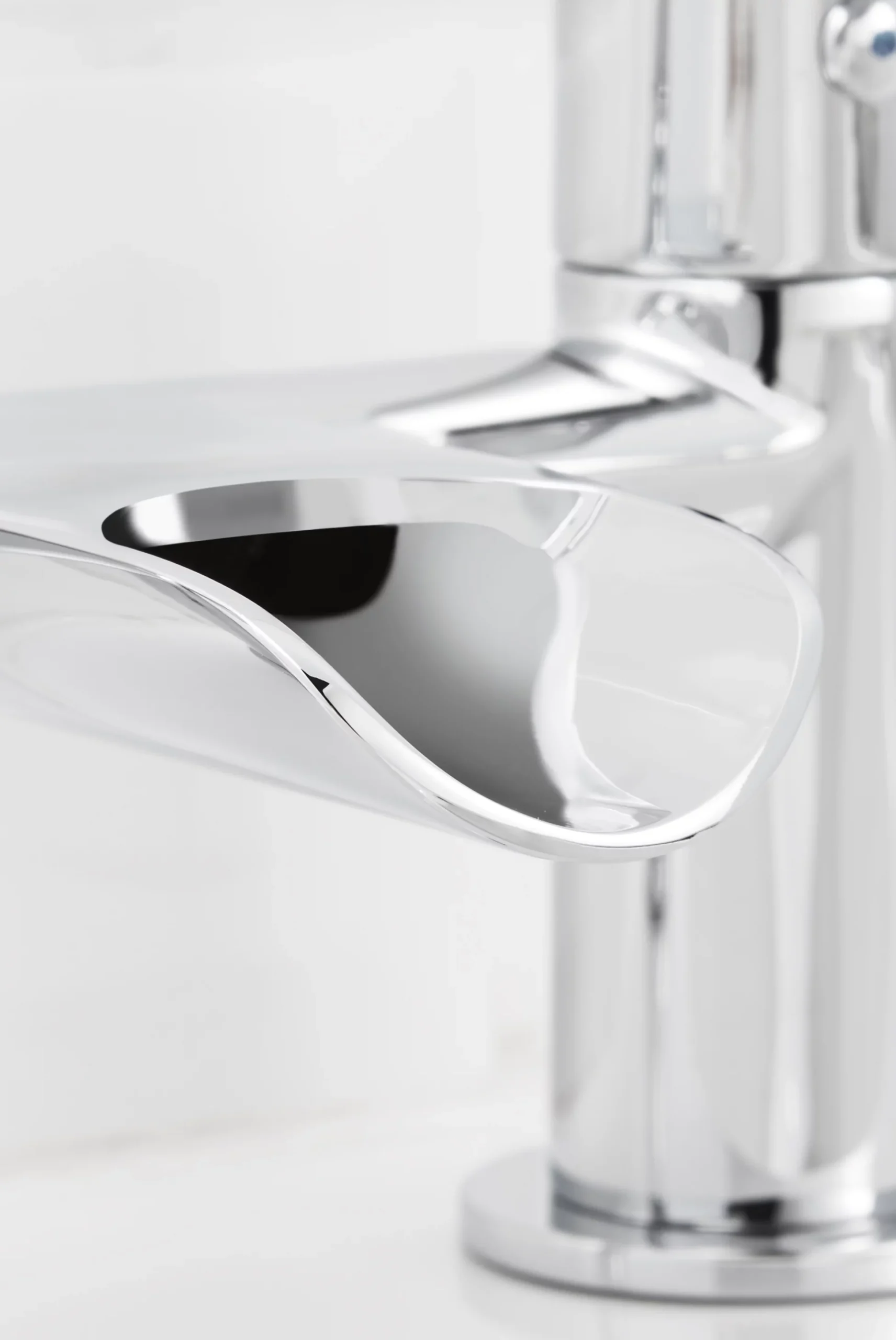 GoodHome Colina Contemporary Bath Filler Tap 5 GoodHome Colina Contemporary Bath Filler Tap - Image 3