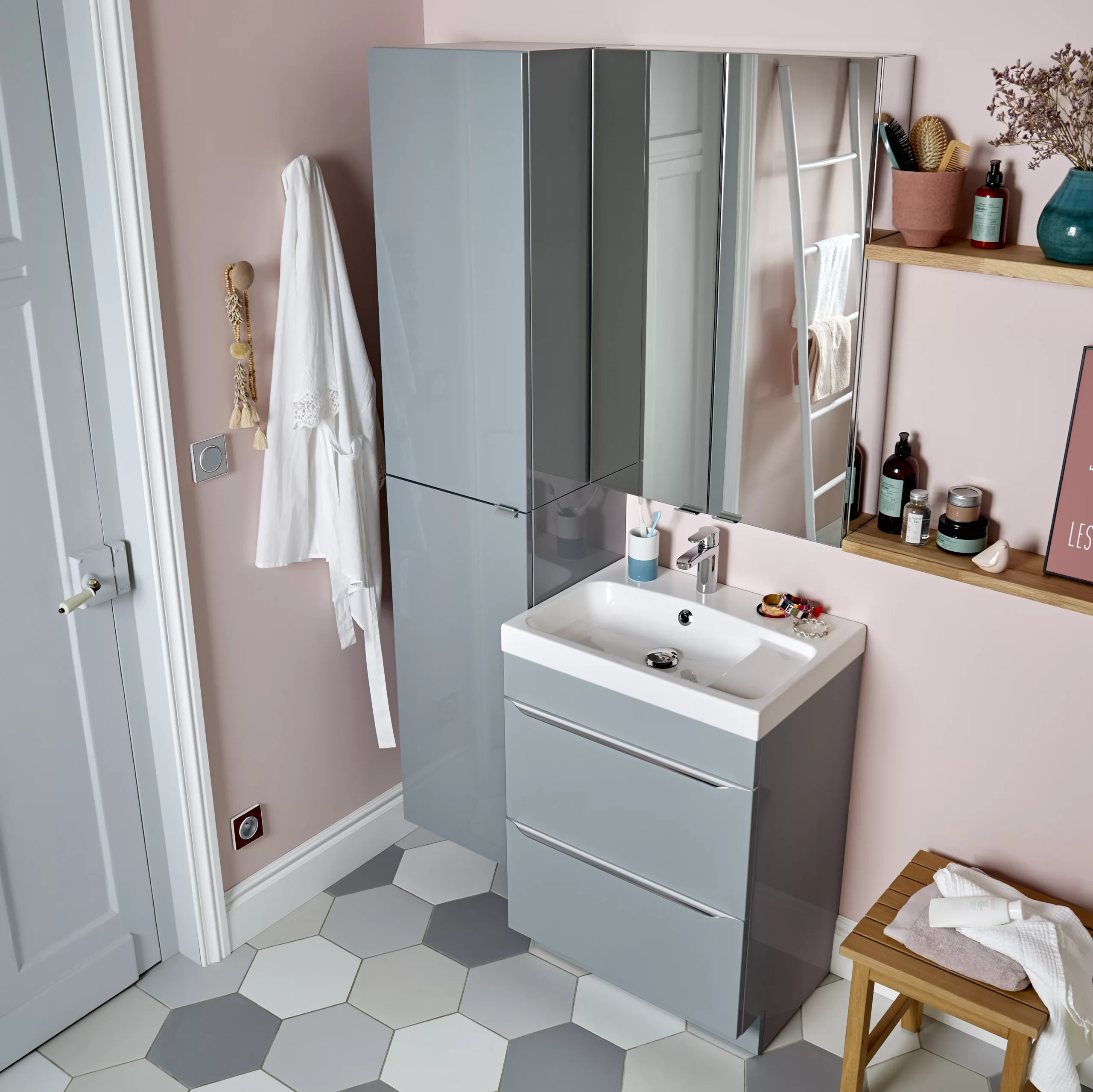 GoodHome Imandra Gloss Non Illuminated Wall-mounted Tall Mirrored Bathroom Cabinet (W)600mm (H)900mm 15 GoodHome Imandra Gloss Non Illuminated Wall-mounted Tall Mirrored Bathroom Cabinet (W)600mm (H)900mm - Image 13