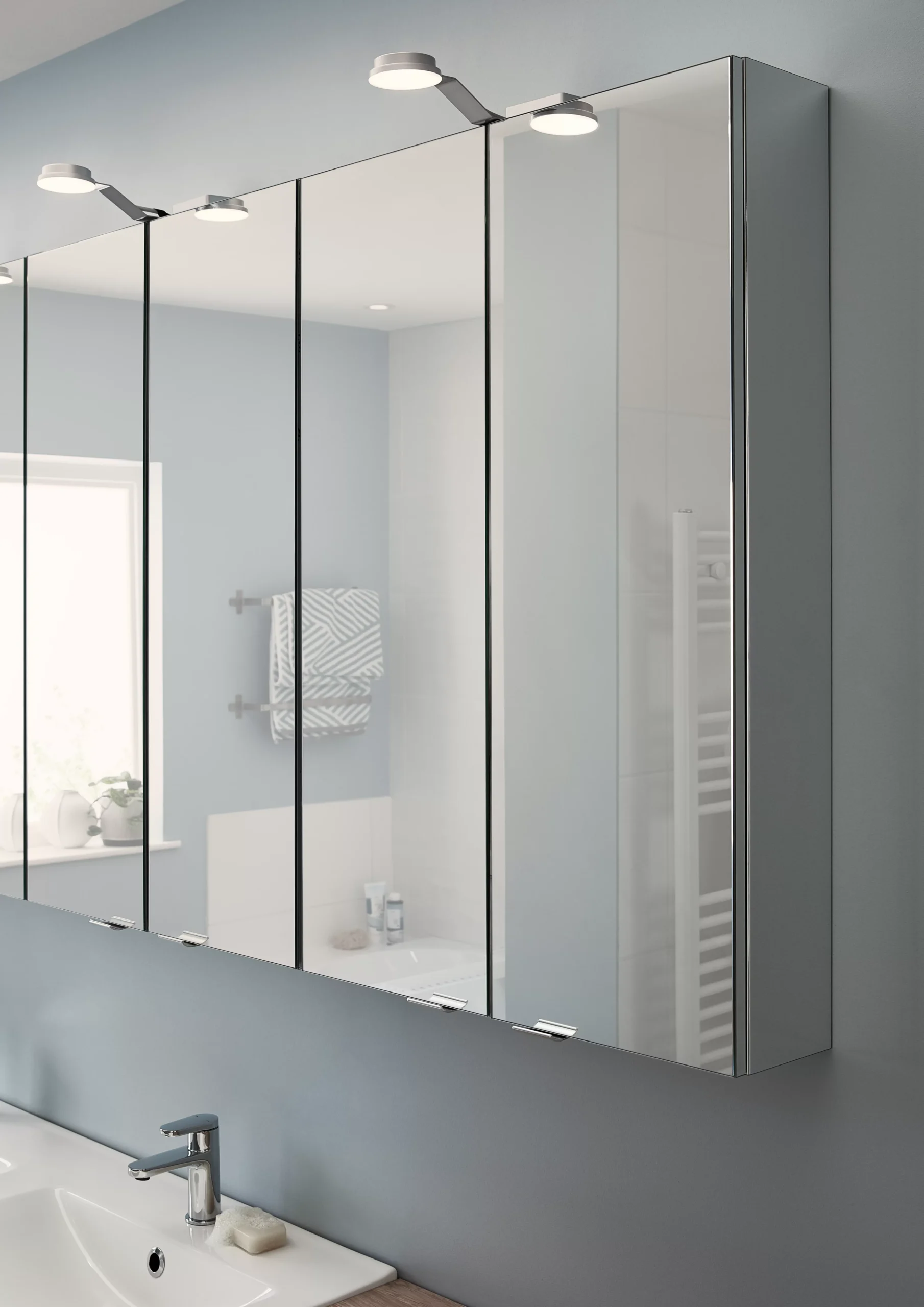 GoodHome Imandra Gloss Non Illuminated Wall-mounted Tall Mirrored Bathroom Cabinet (W)600mm (H)900mm 8 GoodHome Imandra Gloss Non Illuminated Wall-mounted Tall Mirrored Bathroom Cabinet (W)600mm (H)900mm - Image 6