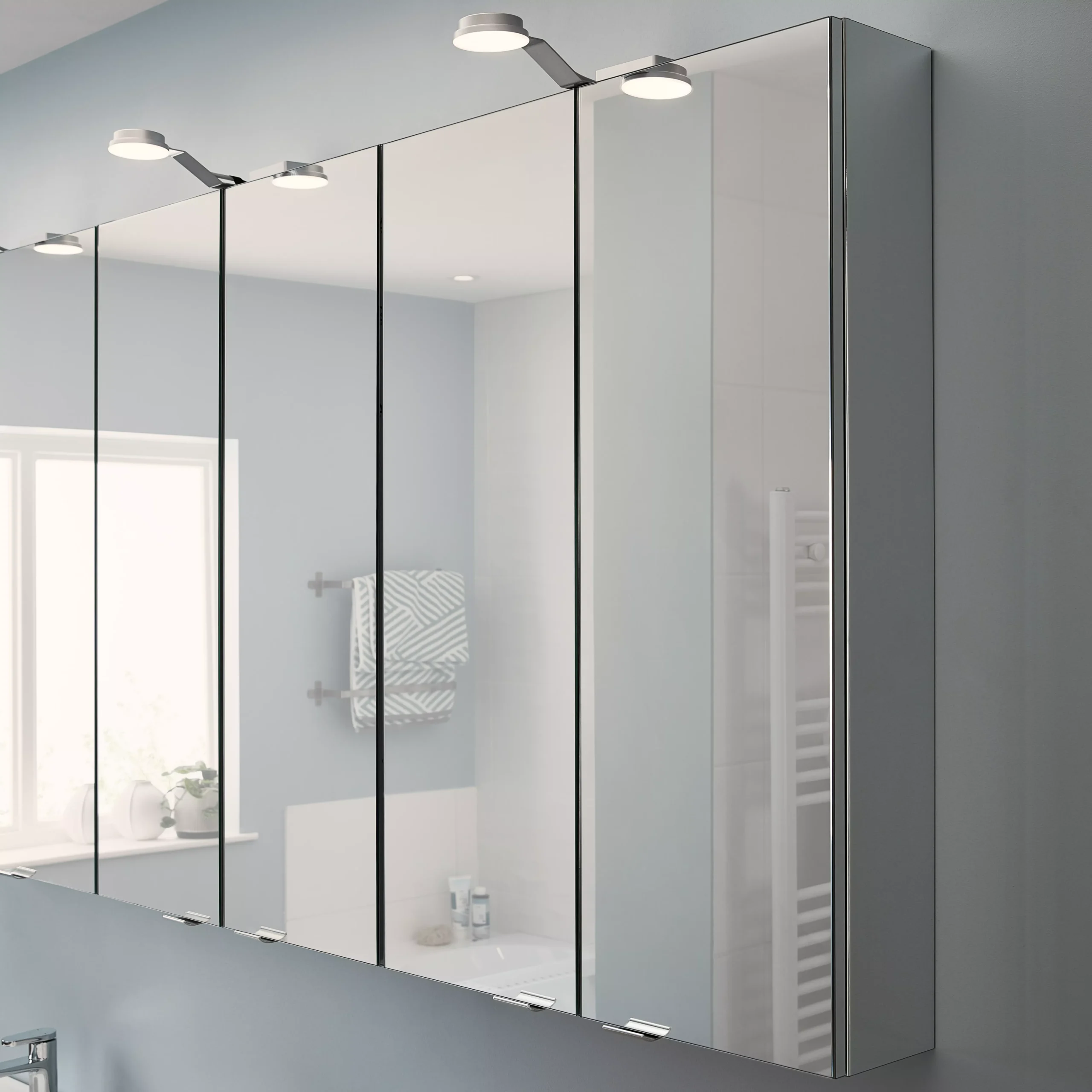 GoodHome Imandra Gloss Non Illuminated Wall-mounted Tall Mirrored Bathroom Cabinet (W)600mm (H)900mm 10 GoodHome Imandra Gloss Non Illuminated Wall-mounted Tall Mirrored Bathroom Cabinet (W)600mm (H)900mm - Image 8