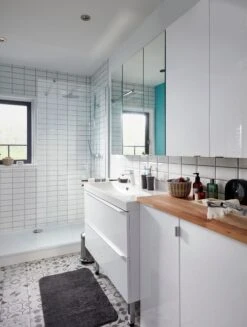 GoodHome Imandra Gloss Silver Wall-mounted Mirrored Bathroom Cabinet (W)1000mm (H)900mm -Crystal Bathware goodhome imandra gloss silver wall mounted mirrored bathroom cabinet w 1000mm h 900mm3663602933427 05bq