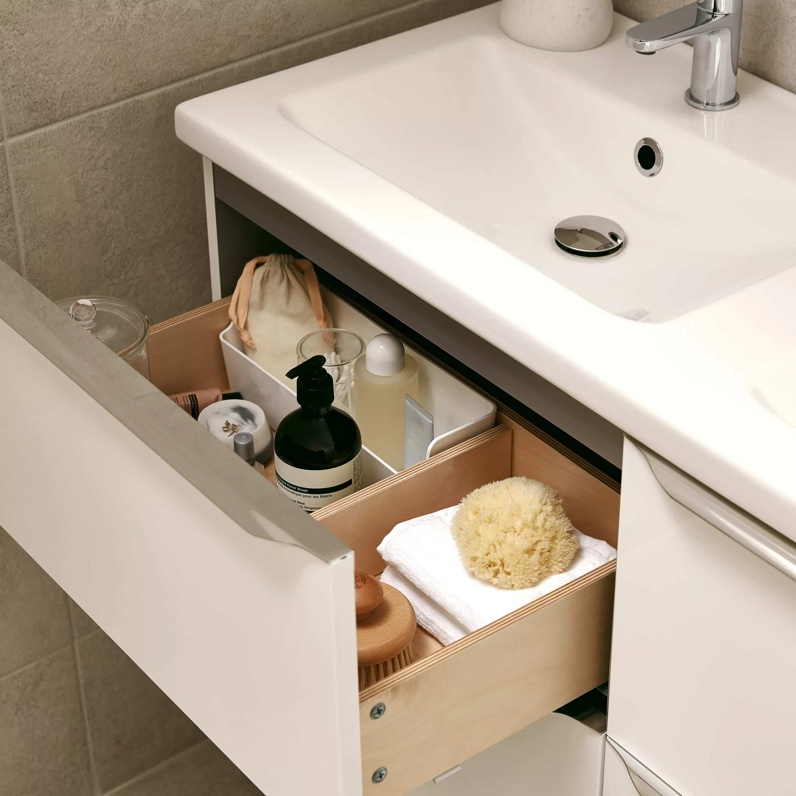 GoodHome Imandra Gloss White Vanity & Basin Cabinet (W)1200mm (H)600mm 20 GoodHome Imandra Gloss White Vanity & Basin Cabinet (W)1200mm (H)600mm - Image 18