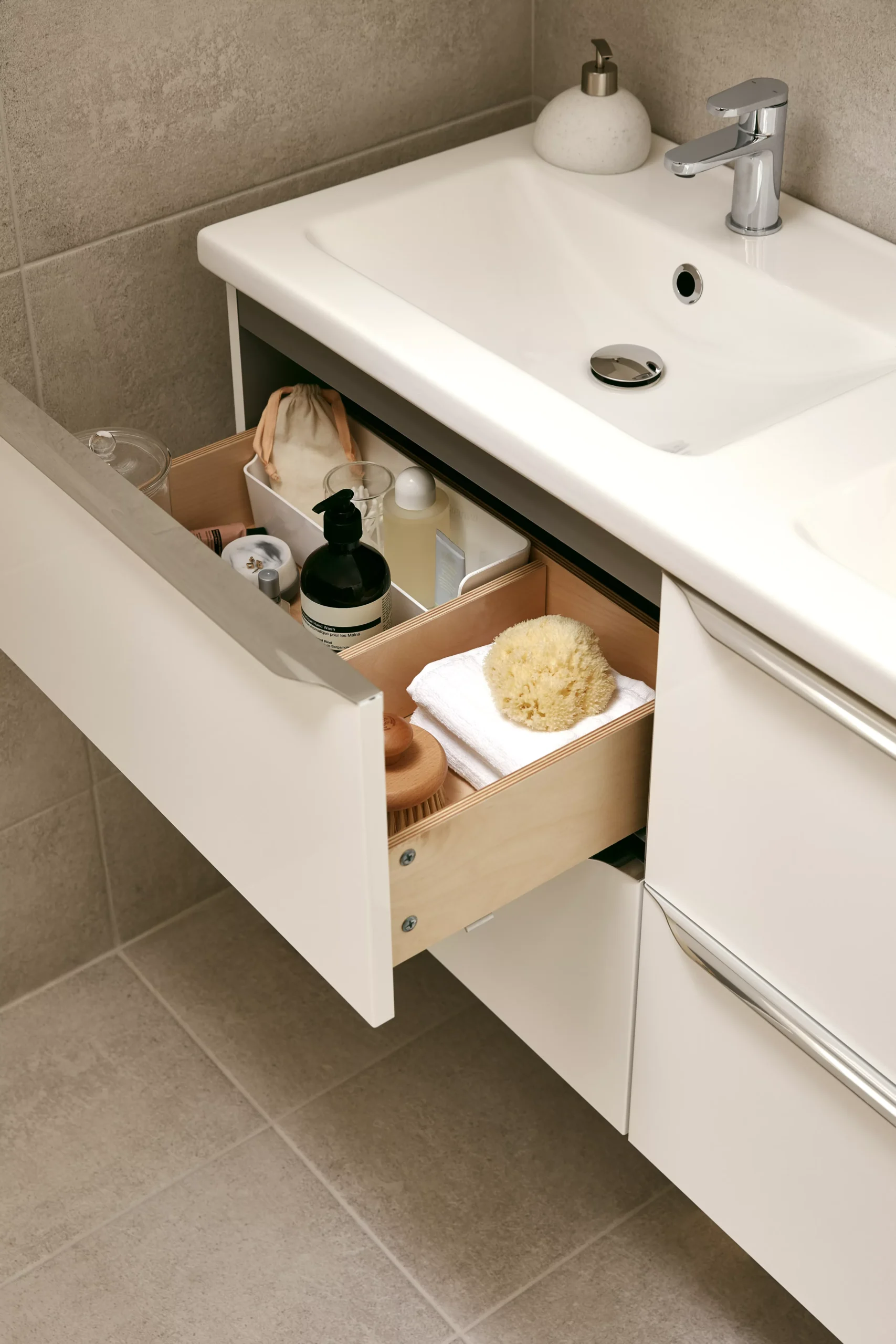 GoodHome Imandra Gloss White Vanity & Basin Cabinet (W)1200mm (H)600mm 21 GoodHome Imandra Gloss White Vanity & Basin Cabinet (W)1200mm (H)600mm - Image 19