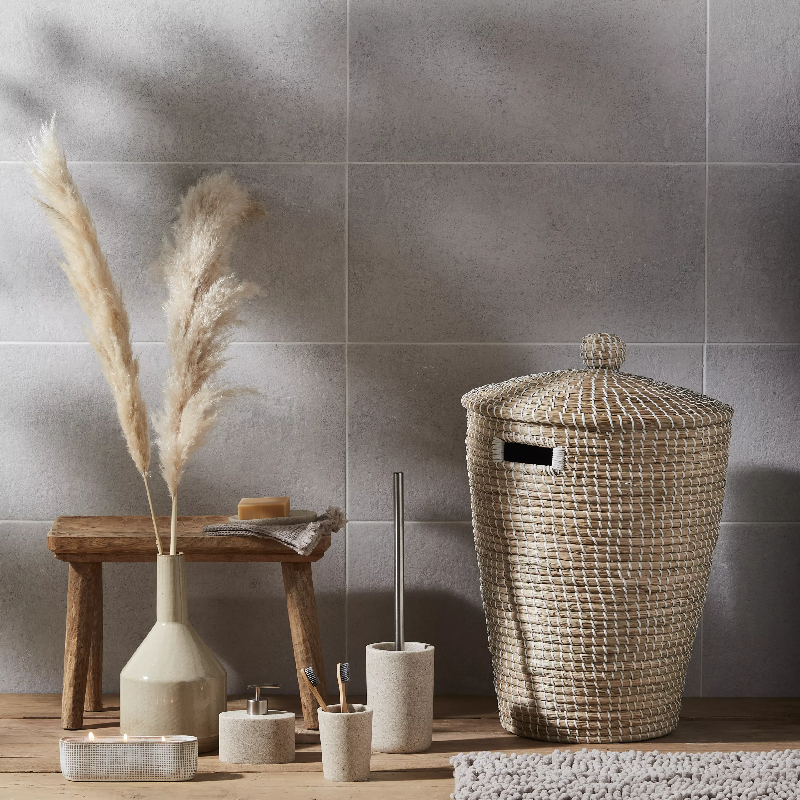 GoodHome Jubba Polymer Resin & Stainless Steel Sandstone Effect Toilet Brush & Holder 6 GoodHome Jubba Polymer Resin & Stainless Steel Sandstone Effect Toilet Brush & Holder - Image 4