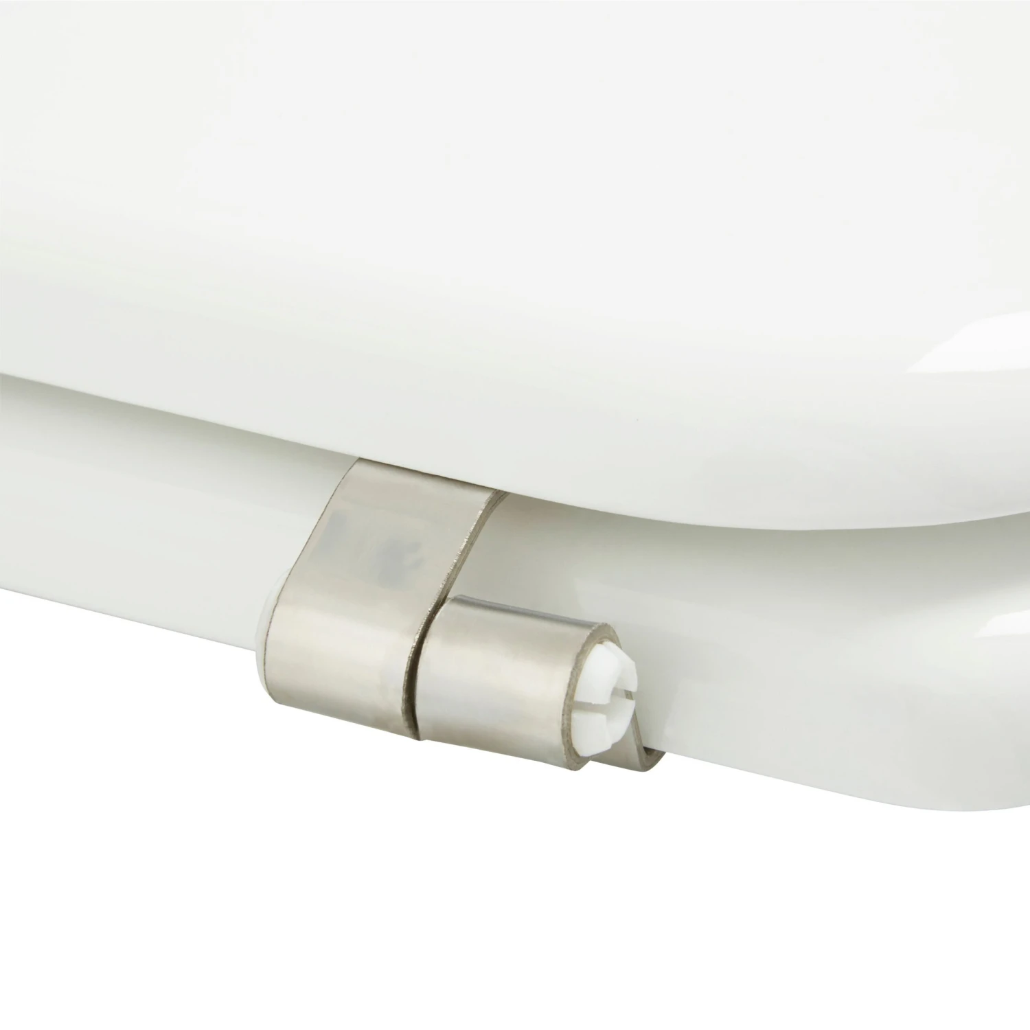 GoodHome Mendra White Bottom Fix Standard Close Toilet Seat 7 GoodHome Mendra White Bottom Fix Standard Close Toilet Seat - Image 5