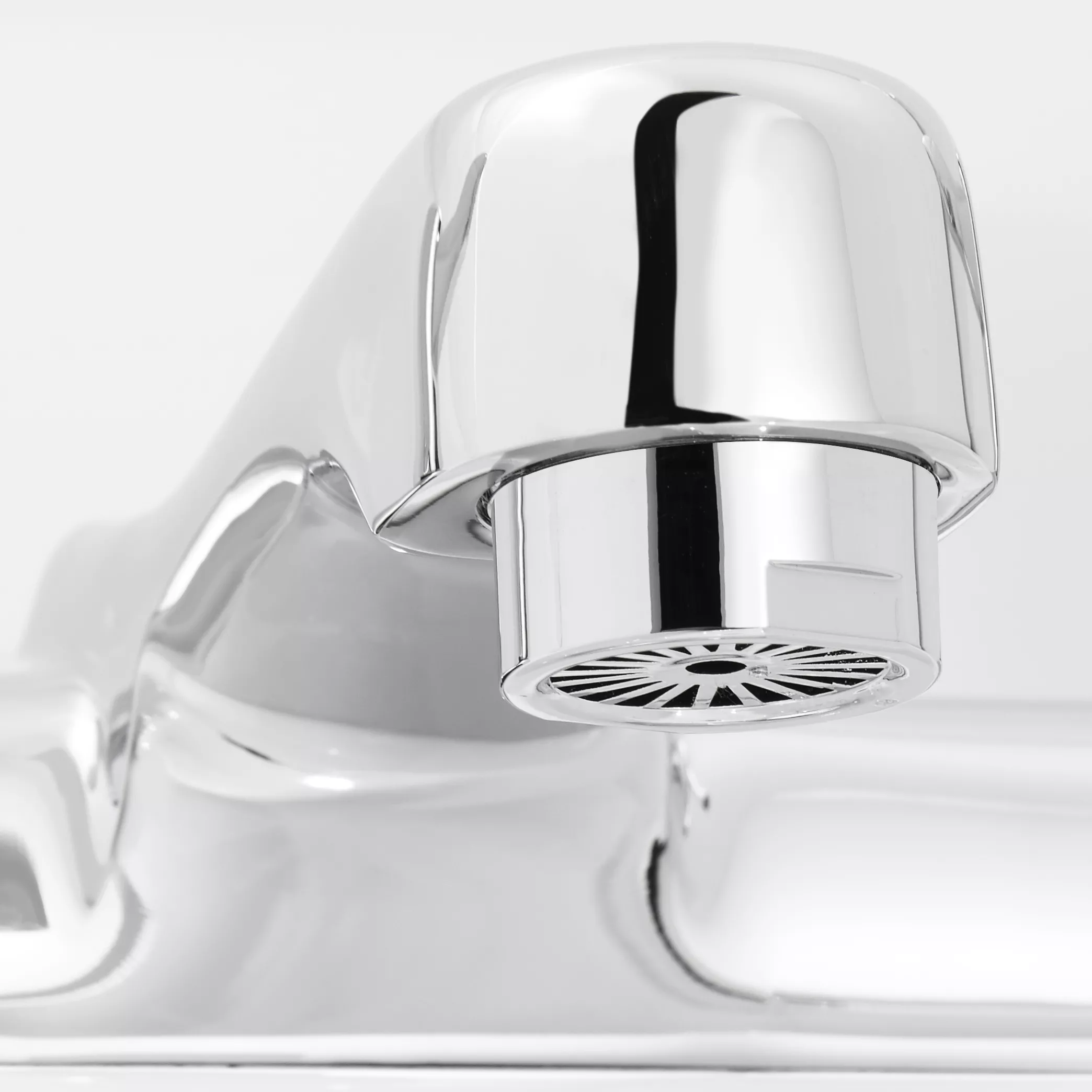 GoodHome Netley Traditional Bath Filler Tap 5 GoodHome Netley Traditional Bath Filler Tap - Image 3