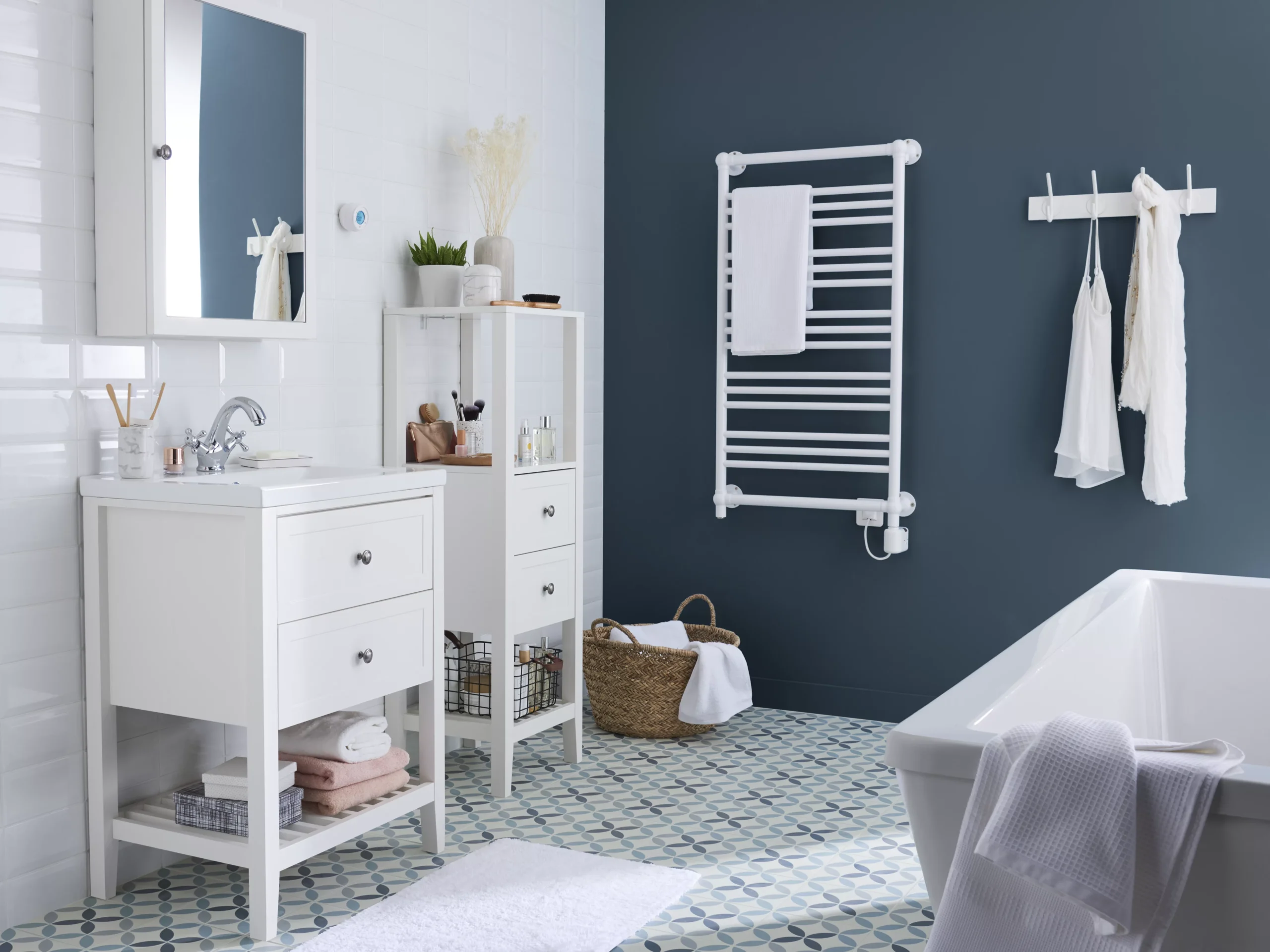 GoodHome Perma Satin White Non Illuminated Wall-mounted Mirrored Door Bathroom Cabinet (W)500mm (H)700mm 6 GoodHome Perma Satin White Non Illuminated Wall-mounted Mirrored Door Bathroom Cabinet (W)500mm (H)700mm - Image 4