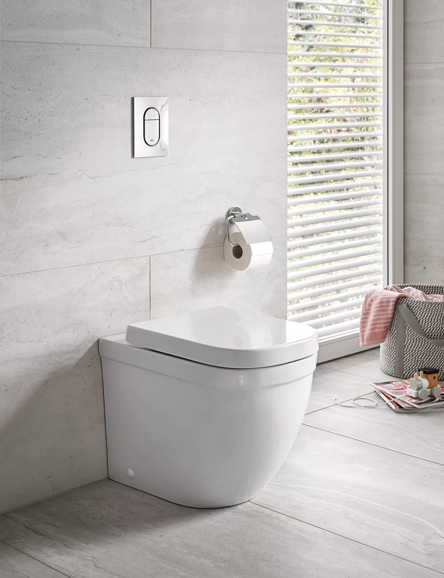 Grohe Euro White Back To Wall Toilet Set With Soft Close Seat 4 Grohe Euro White Back To Wall Toilet Set With Soft Close Seat - Image 2